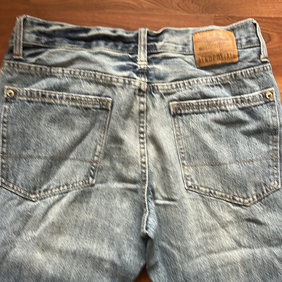 Woman’s light wash/acid wash Jean with some Distressing. Size 30/32 - Picture 4 of 7